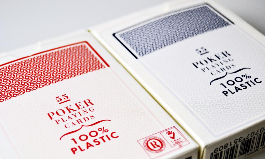 Professional 100 plastic cards for poker lovers
