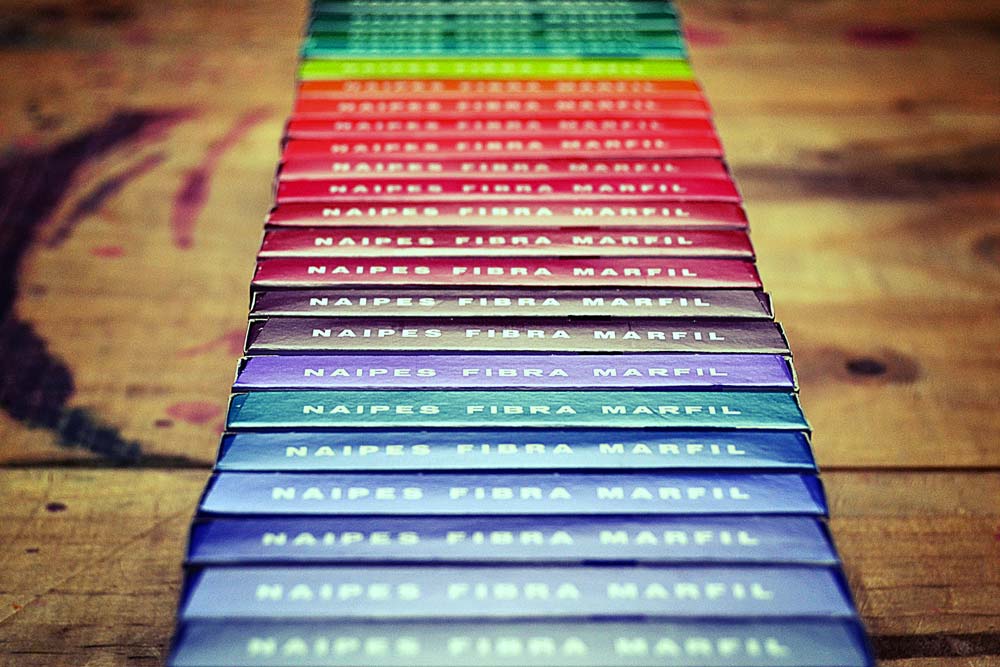 Spanish poker card colour cases detail