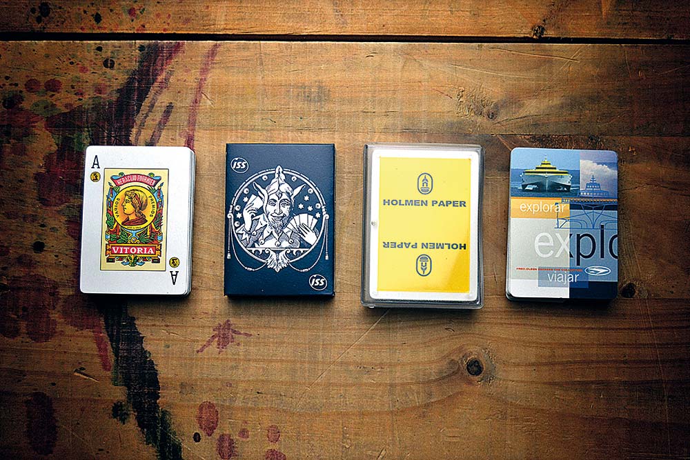 Spanish poker card case types zenithal view